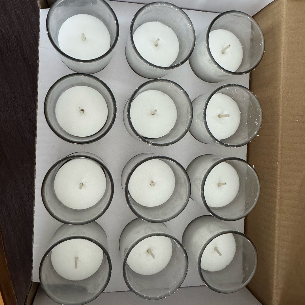 Hyoola White Candle in Glass Holder